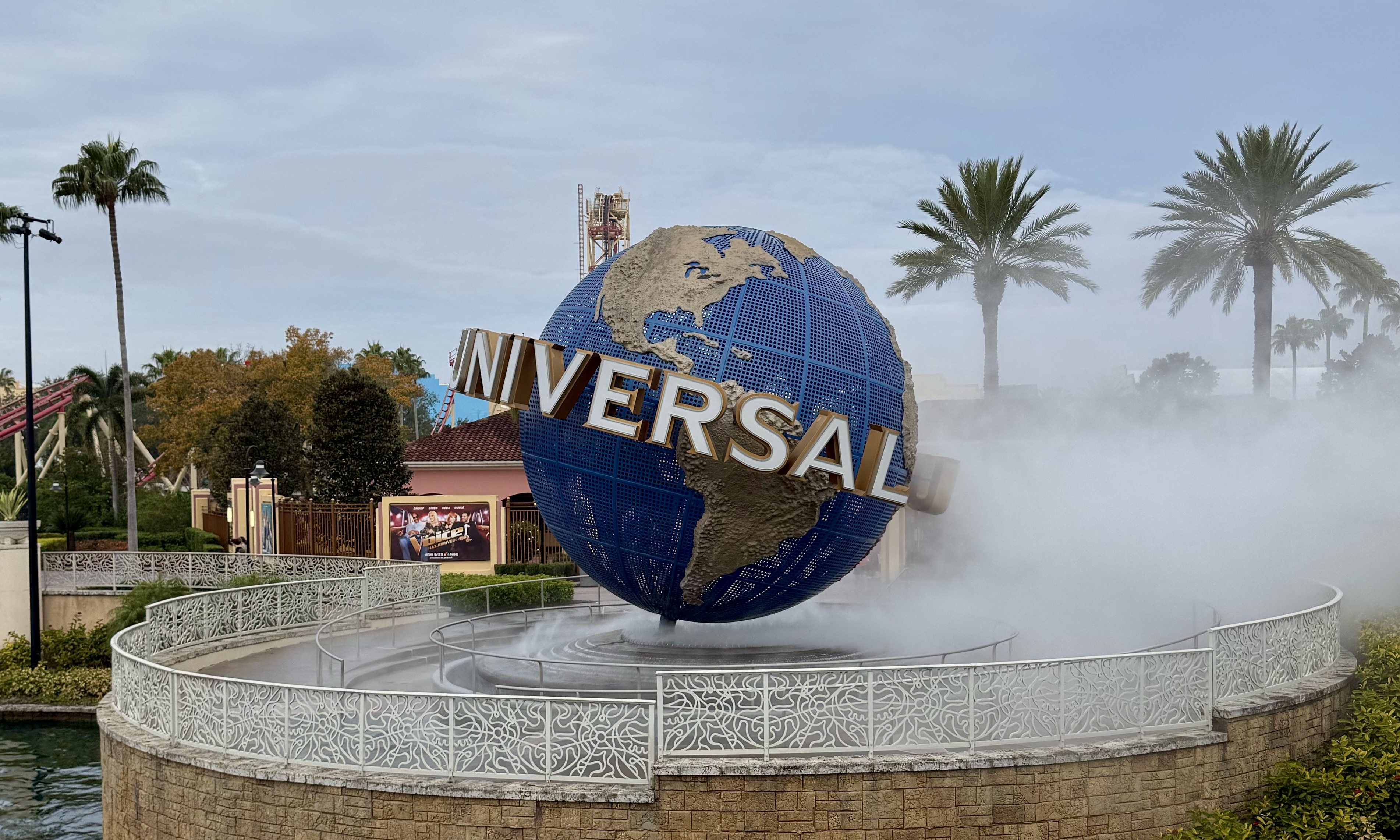 Fondo hero de Universal con paisaje de viajes